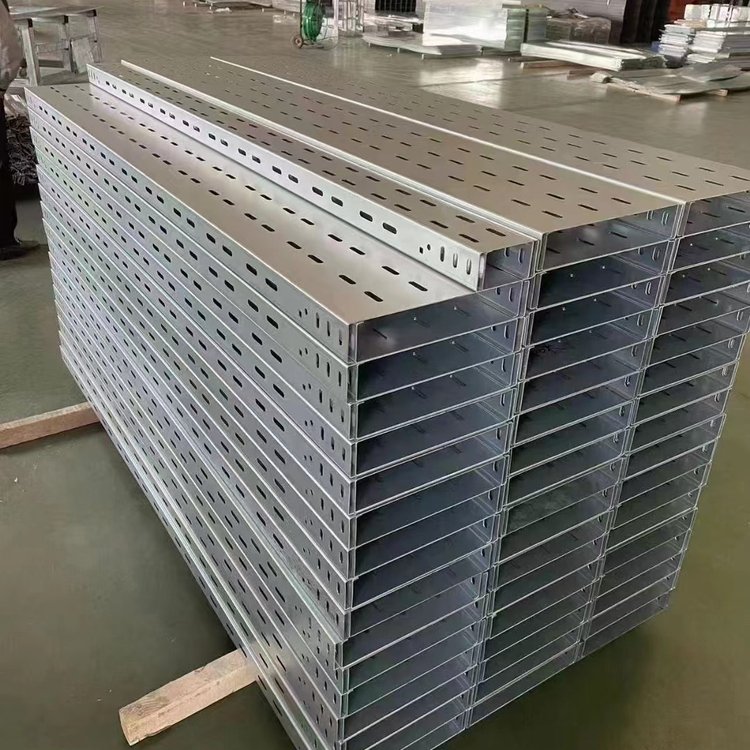 梯式橋架安裝：通透架構，賦能電纜高效安全傳輸